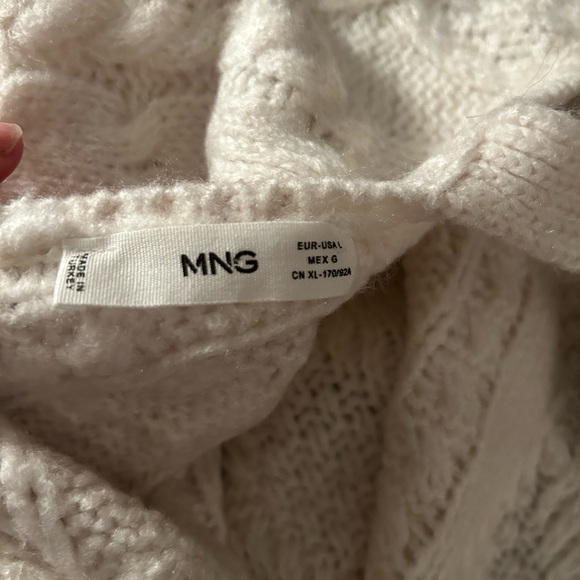 NWOT MNG open back sweater. - Picture 3 of 15